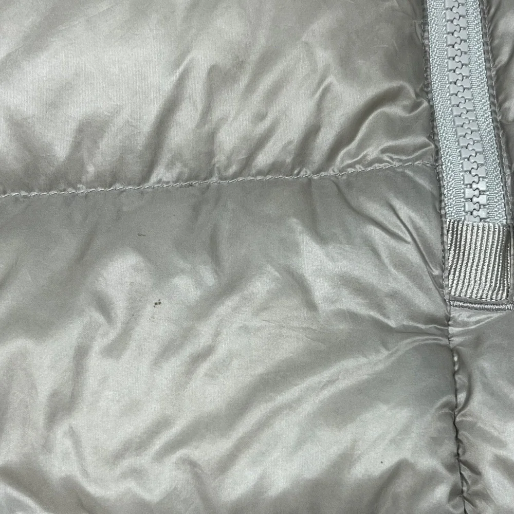 Athleta Light Weight Long‎ Hooded Puffer Coat Down Fill Shimmer Cream Chevron MD